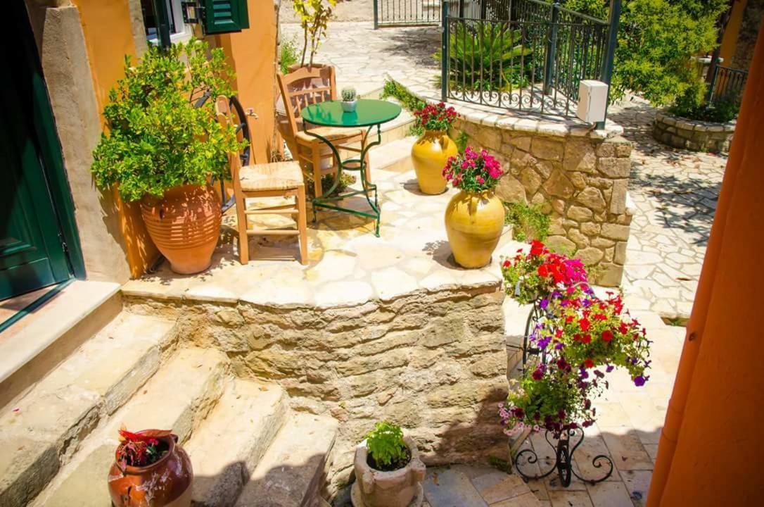 Villa Conte Rari Agios Gordios  Buitenkant foto
